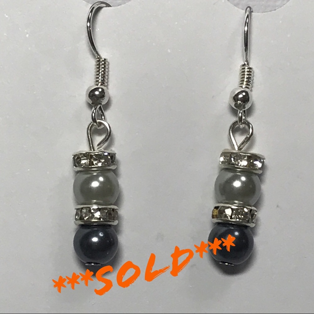 Glass pearl earrings
